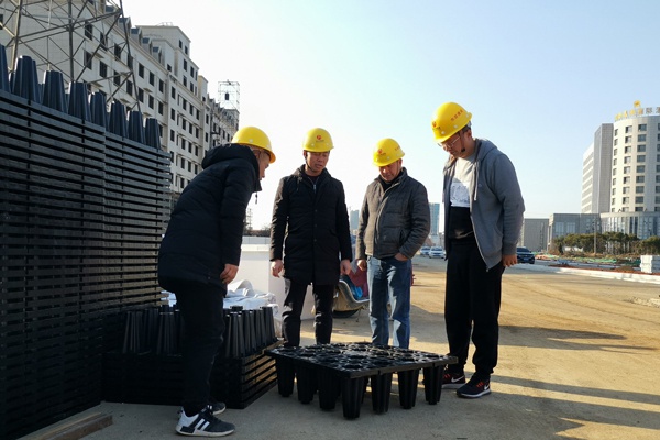 南昌市政建設(shè)黨委副書記總經(jīng)理王海龍到洛陽(yáng)東路綜合改造工程指導(dǎo)工作600400P6.jpg