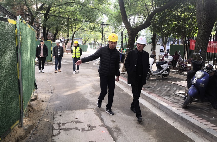 南昌市政建設(shè)集團領(lǐng)導深入一線督導檢查安全生產(chǎn)工作6912.jpg
